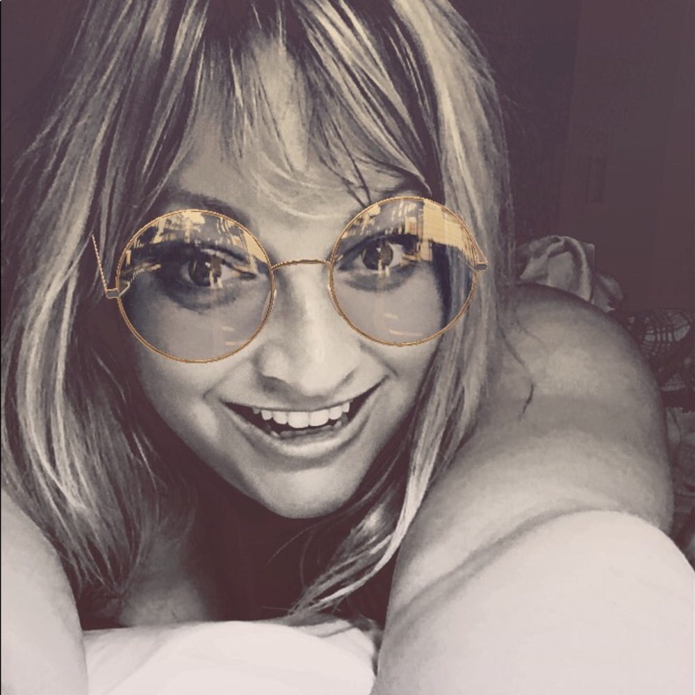Meet your Posher, Courtney